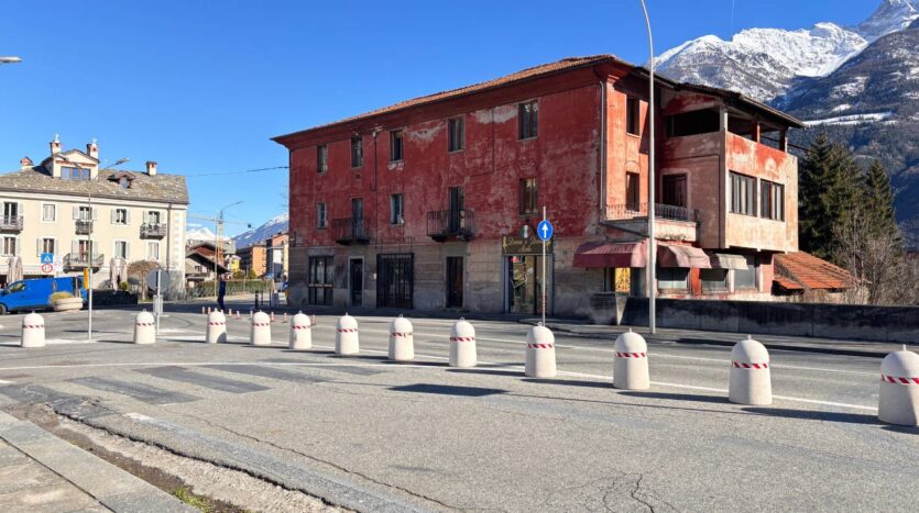 Casa Singola in vendita Aosta Centro_1