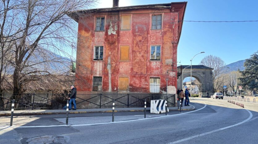 Casa Singola in vendita Aosta Centro_2