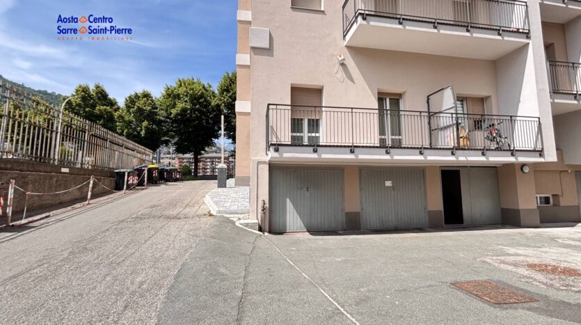 Box o Garage in vendita Aosta Centro_2