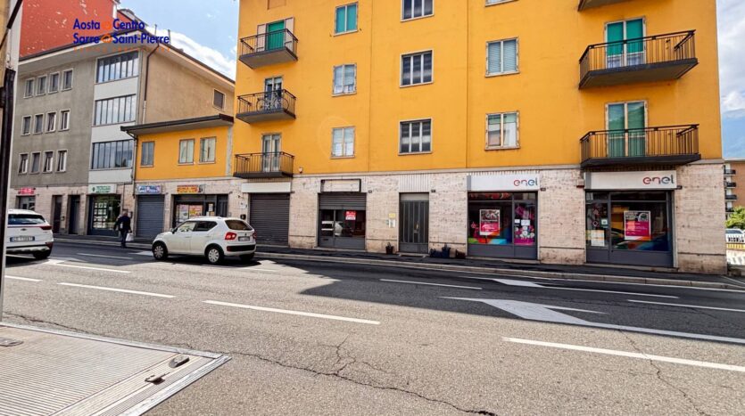 Locale commerciale in affitto Aosta Centro_1