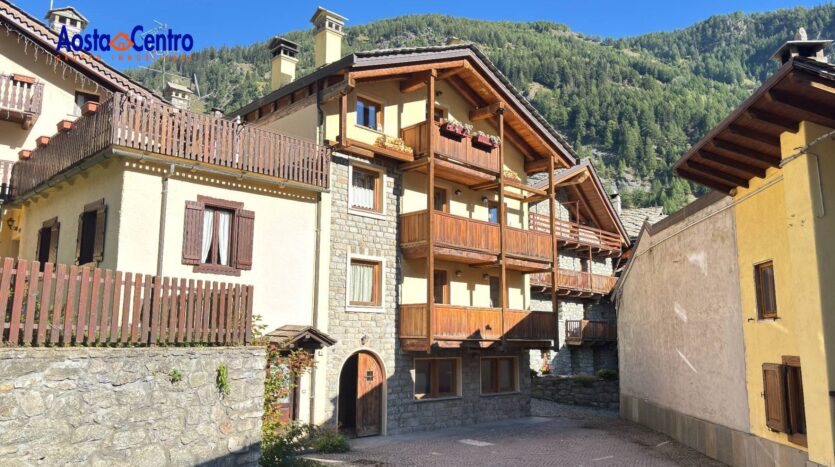 Trilocale in vendita Courmayeur Entrèves (Éntréve)_1