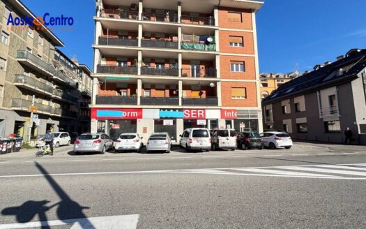 Locale commerciale in affitto Aosta Centro RIF. 5595