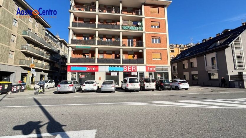 Locale commerciale in affitto Aosta Centro_1