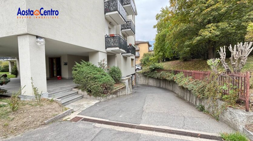 Box o Garage in vendita Aosta Centro_2