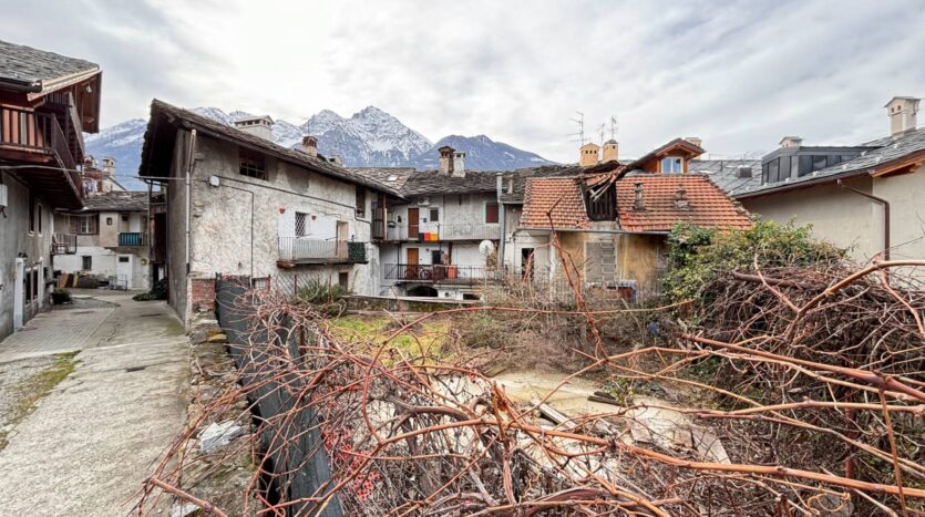 Casa Indipendente in vendita Aosta Centro_2