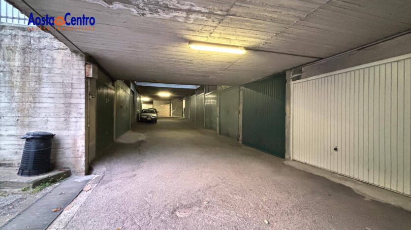 Box o Garage in vendita Pollein Capoluogo_2