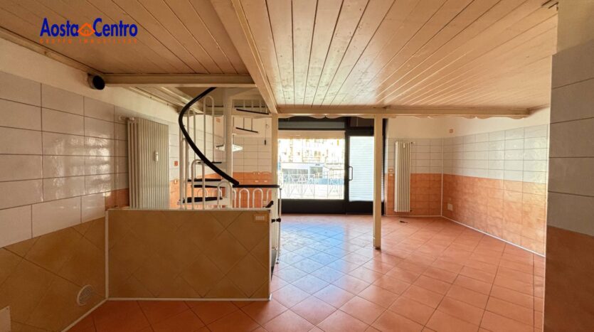Locale commerciale in vendita Aosta Centro_8