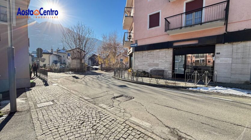 Locale commerciale in vendita Aosta Centro_4