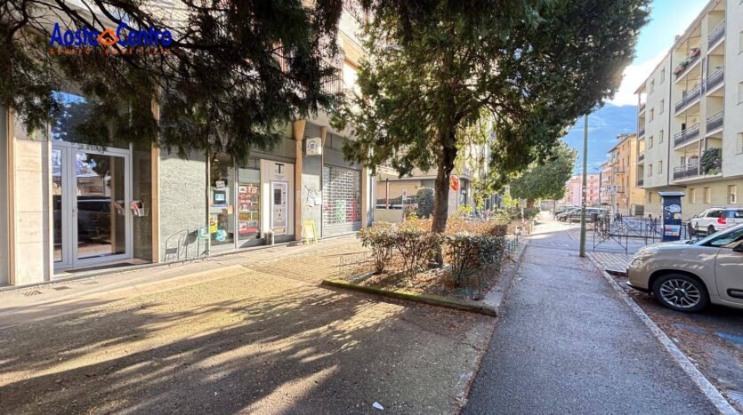 Locale commerciale in affitto Aosta Centro_1