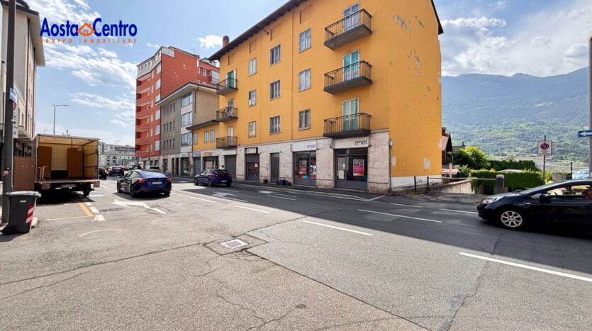 Locale commerciale in affitto Aosta Centro_2