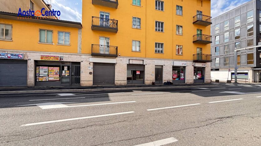 Locale commerciale in affitto Aosta Centro_11