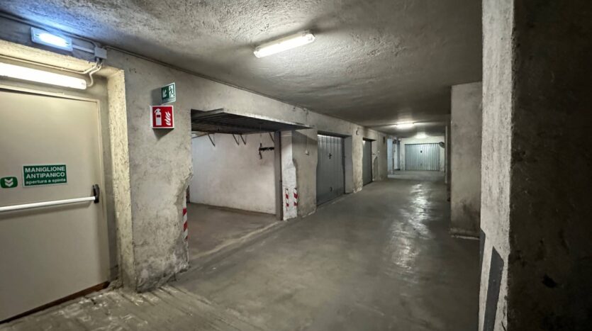 Box o Garage in vendita Aosta Centro_4