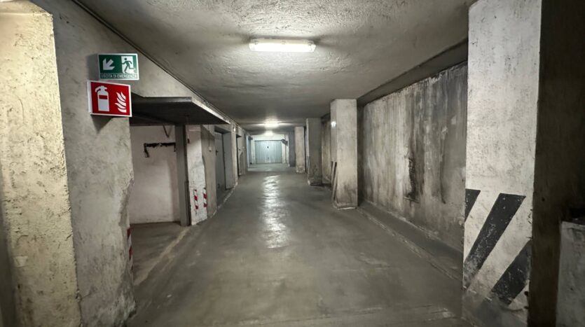 Box o Garage in vendita Aosta Centro_3