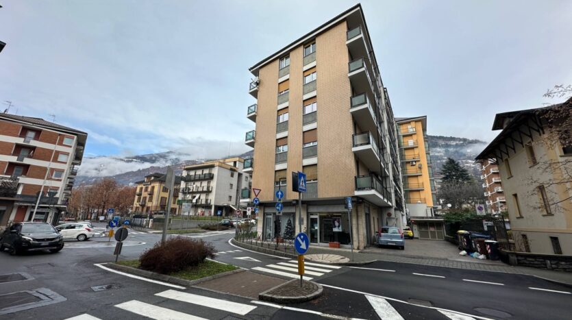 Box o Garage in vendita Aosta Centro_1