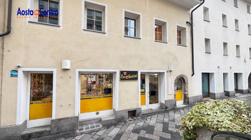 Attività commerciale in vendita Aosta Centro Storico_1