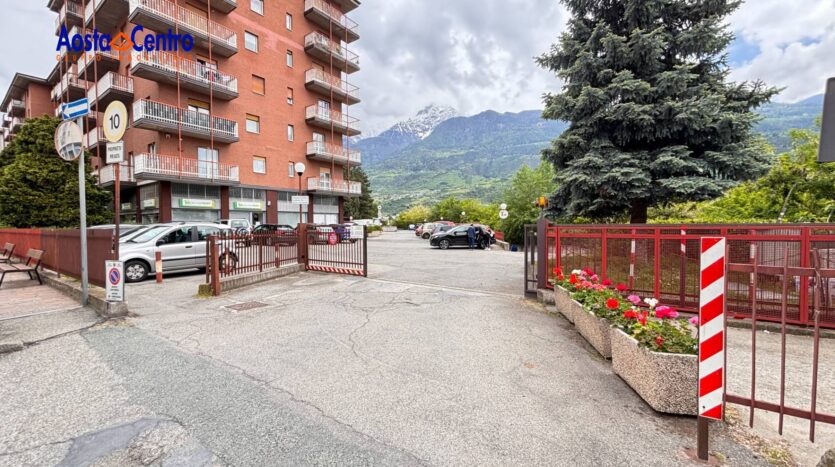 Box o Garage in vendita Aosta Centro_2