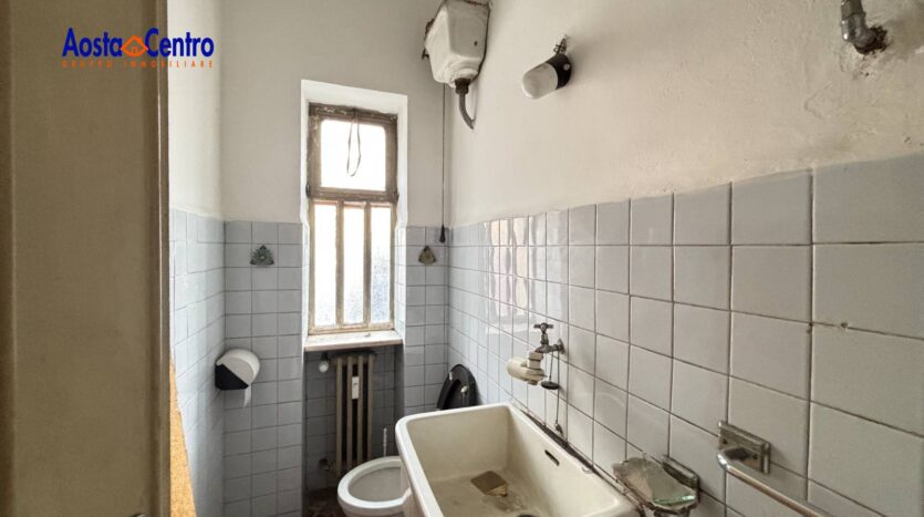 Locale commerciale in vendita Aosta Centro_6