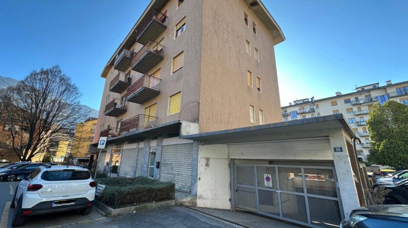 Box o Garage in vendita Aosta Centro_1