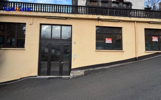 Locale commerciale in vendita Aymavilles Ferrière RIF. 5756