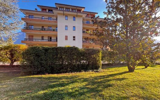Appartamento (5+ locali) in vendita Aosta Zona collinare RIF. 5731