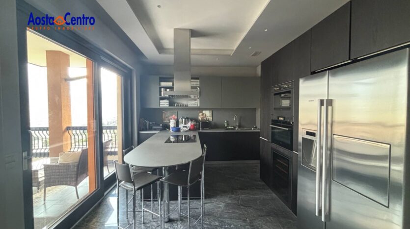 Appartamento (5+ locali) in vendita Aosta Zona collinare_8